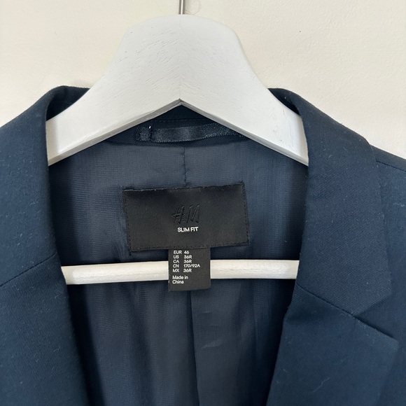 H&M Navy Blazer Slim Fit 36R - Picture 3 of 4